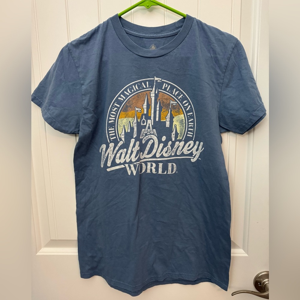 Women’s Disney Blue T-Shirt size small Walt Disney world